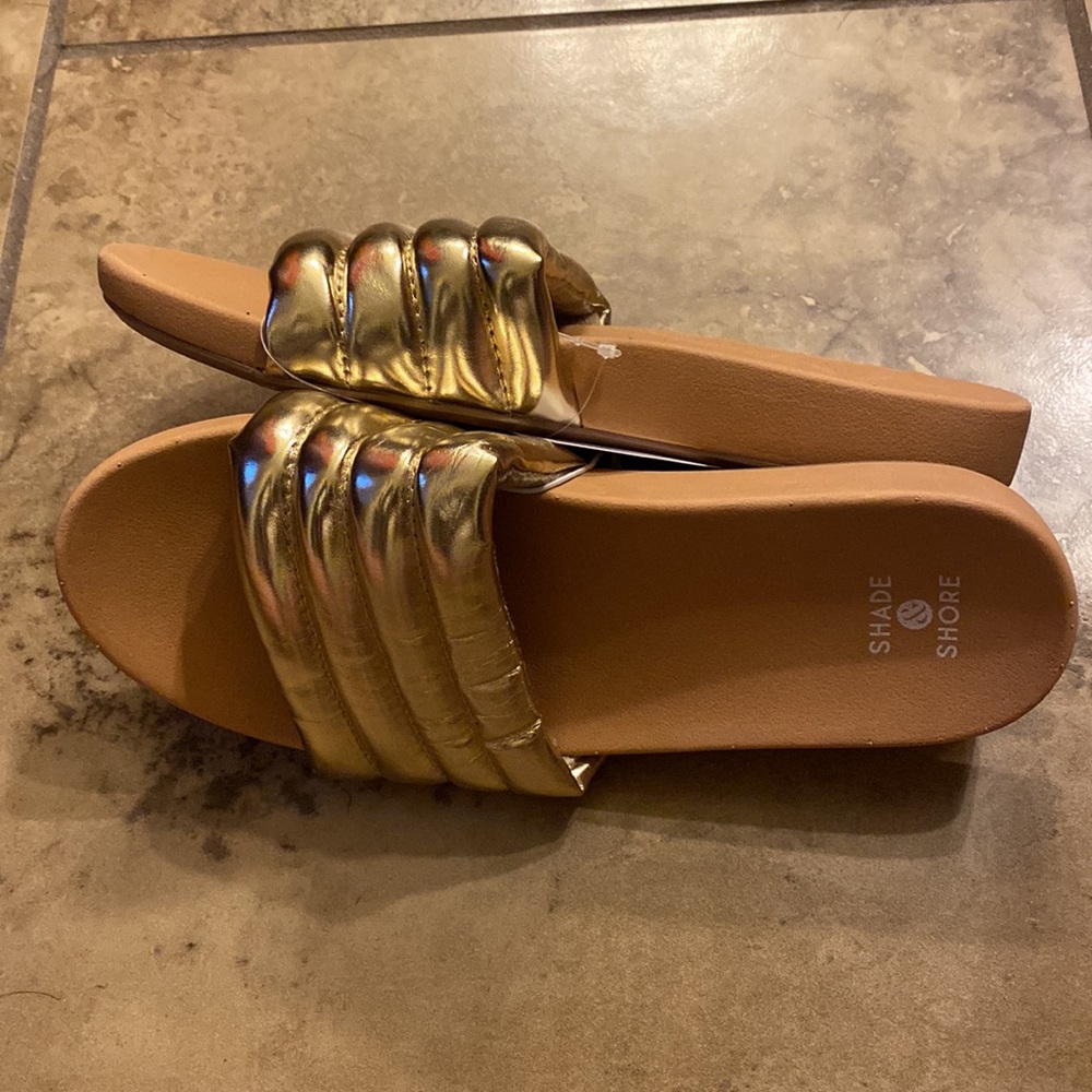 (160) NWT Women’s Gold Slides by Shade and Shore. Size 5 - Picture 7 of 11